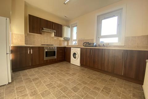 2 bedroom flat to rent, Meikle Earnock Road, Hamilton, ML3