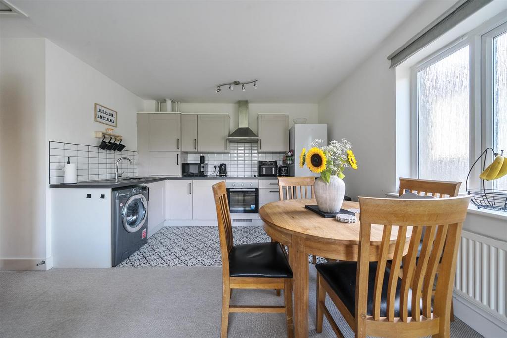 Apartment in Bristol - View 2