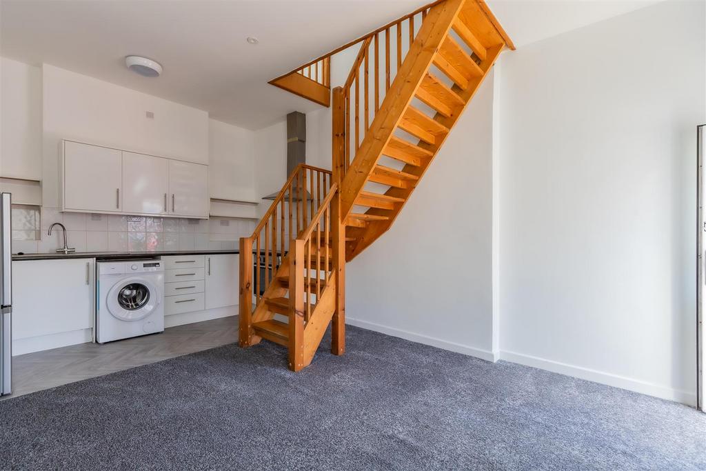 House in Cardiff - View 4