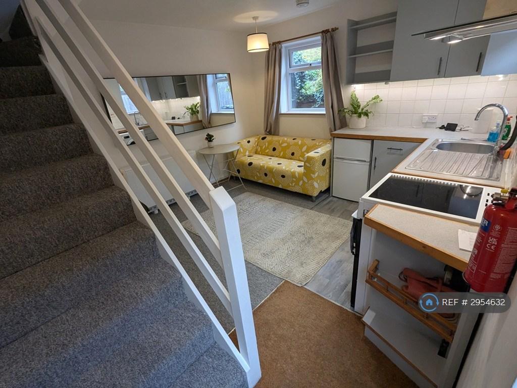 Apartment in Cambridge - View 4