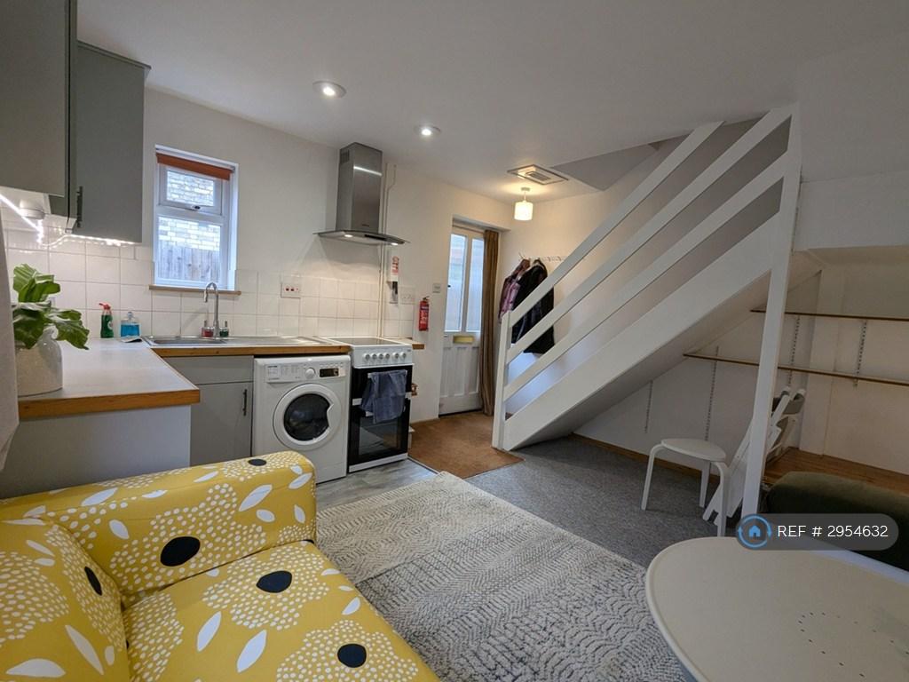Apartment in Cambridge - More