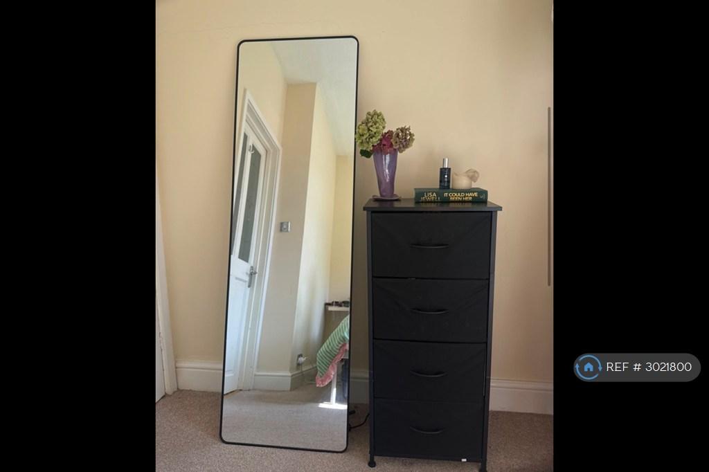 Apartment in Putney - More