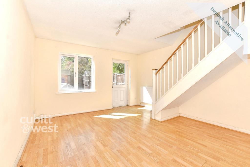 House in Sutton - View 2