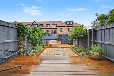 4 bedroom townhouse for sale, Dobede Way, Soham CB7