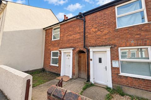 2 bedroom terraced house to rent, Greenstead Road, Colchester, CO1