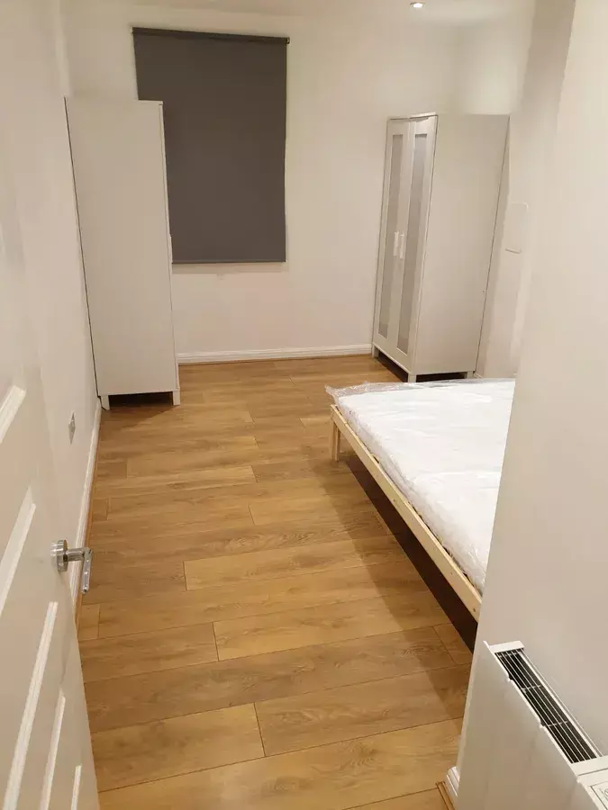 Apartment in Yiewsley - View 3