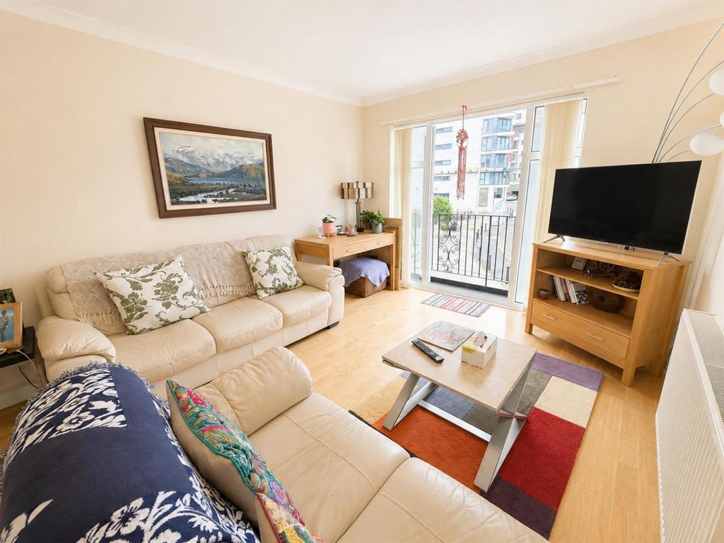 Apartment in Swansea - View 2