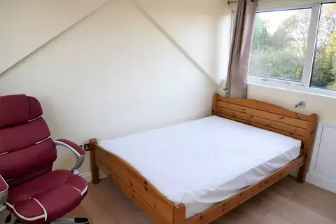 1 bedroom flat to rent, Castle Avenue, Yiewsley UB7