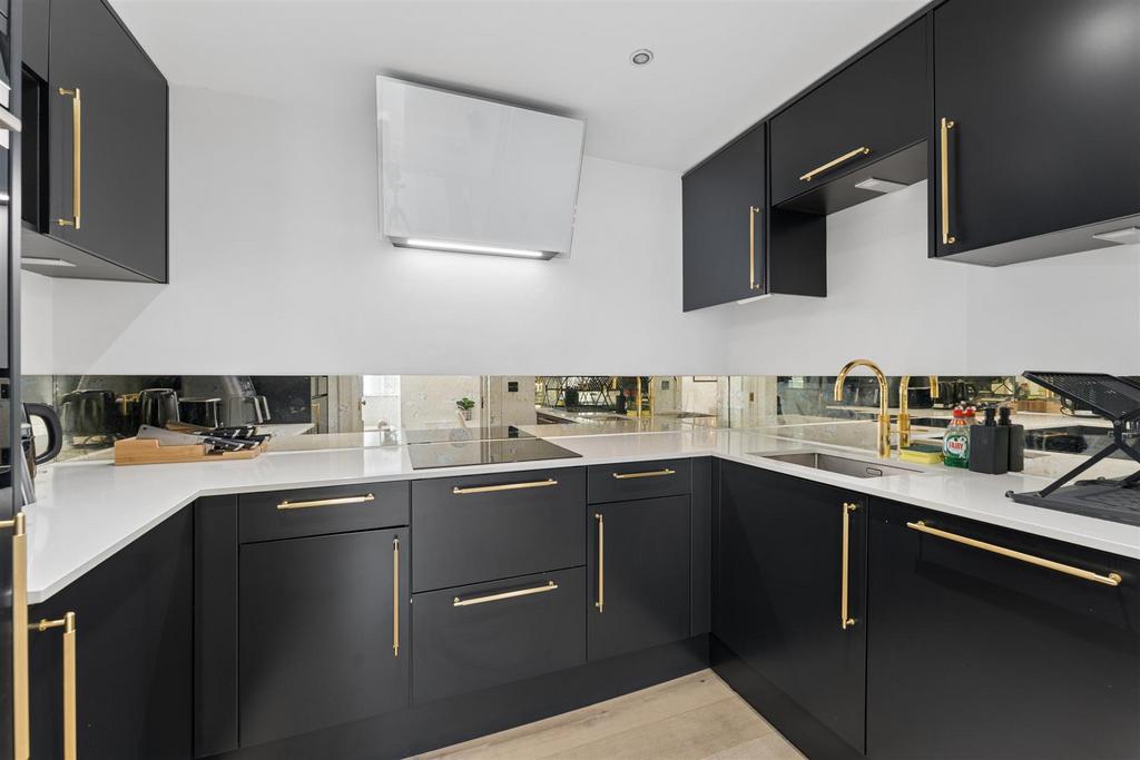 Apartment in London - View 3