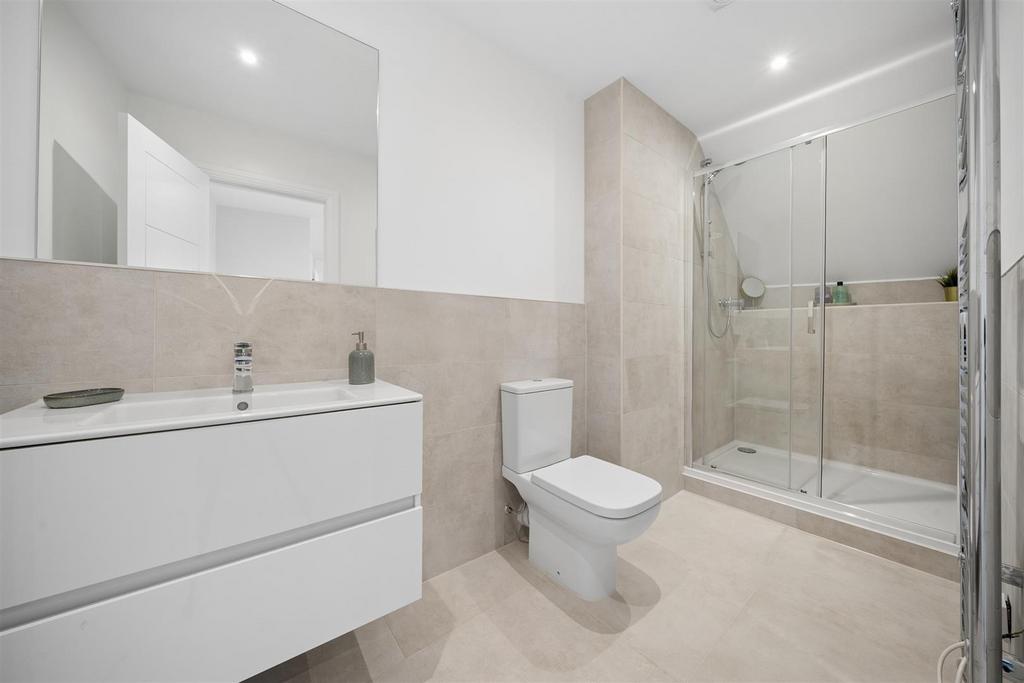 Apartment in London, Summerstown - View 5