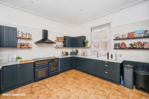 4 bedroom end of terrace house for sale, Windle Street, St. Helens, WA10
