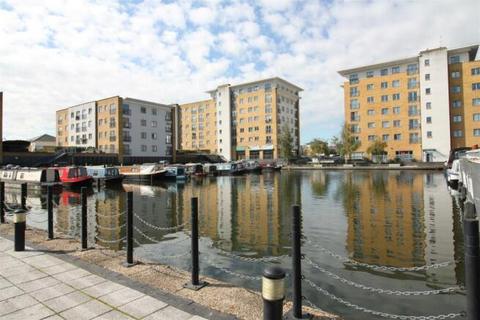 2 bedroom flat to rent, Grand Union Way, Southall UB2