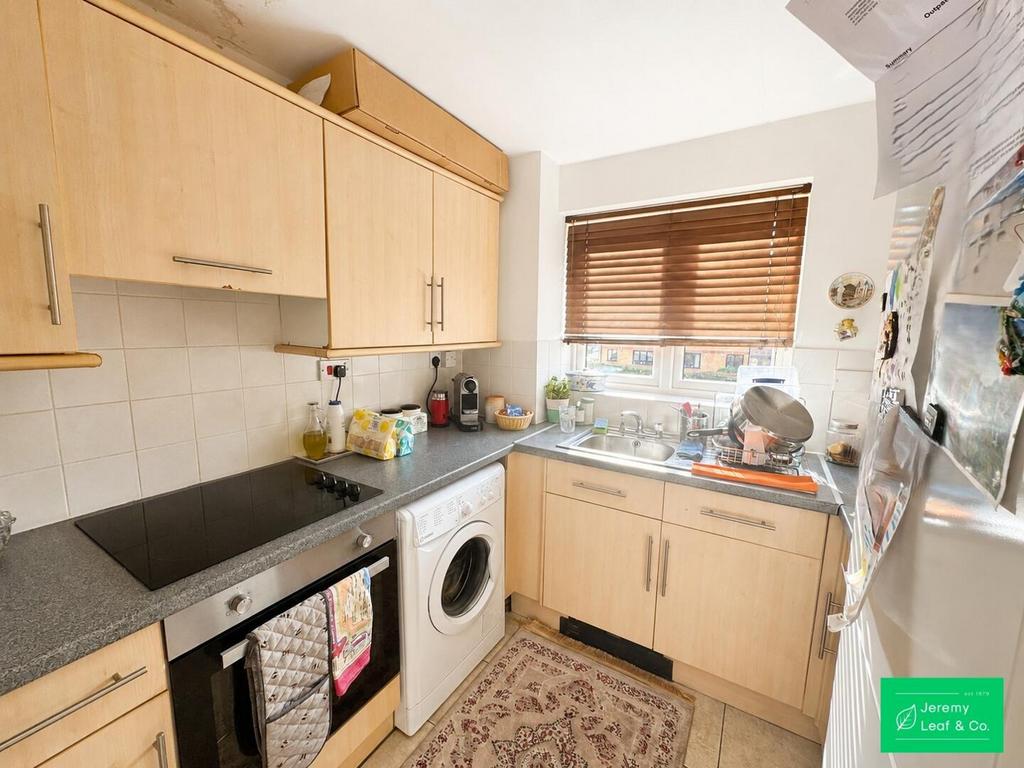 Apartment in East Finchley - View 2