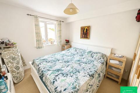 2 bedroom flat to rent, Taunton Drive, East Finchley, N2