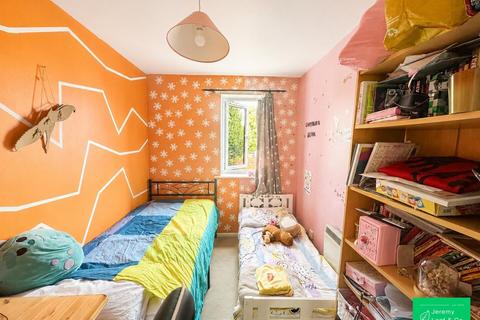 2 bedroom flat to rent, Taunton Drive, East Finchley, N2