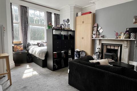 Studio to rent, Parkdale West, Wolverhampton