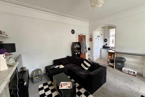 Studio to rent, Parkdale West, Wolverhampton