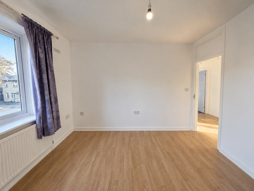 Apartment in WEMBLEY - View 4