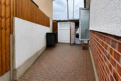 3 bedroom house to rent, Bedonwell Road, Bexleyheath