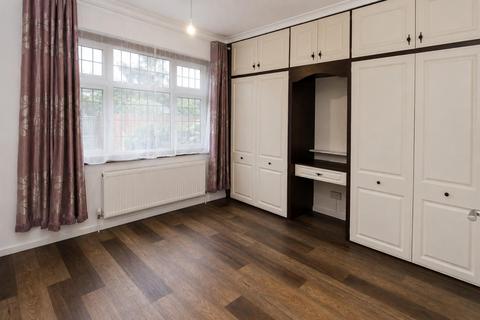 3 bedroom house to rent, Bedonwell Road, Bexleyheath