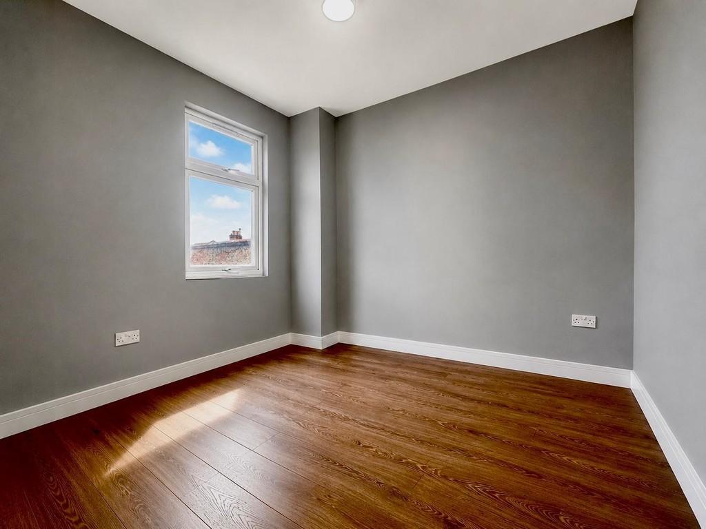 Apartment in Ilford - More