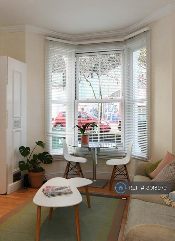 Apartment in London - View 3