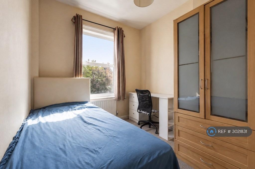 House in London - View 5