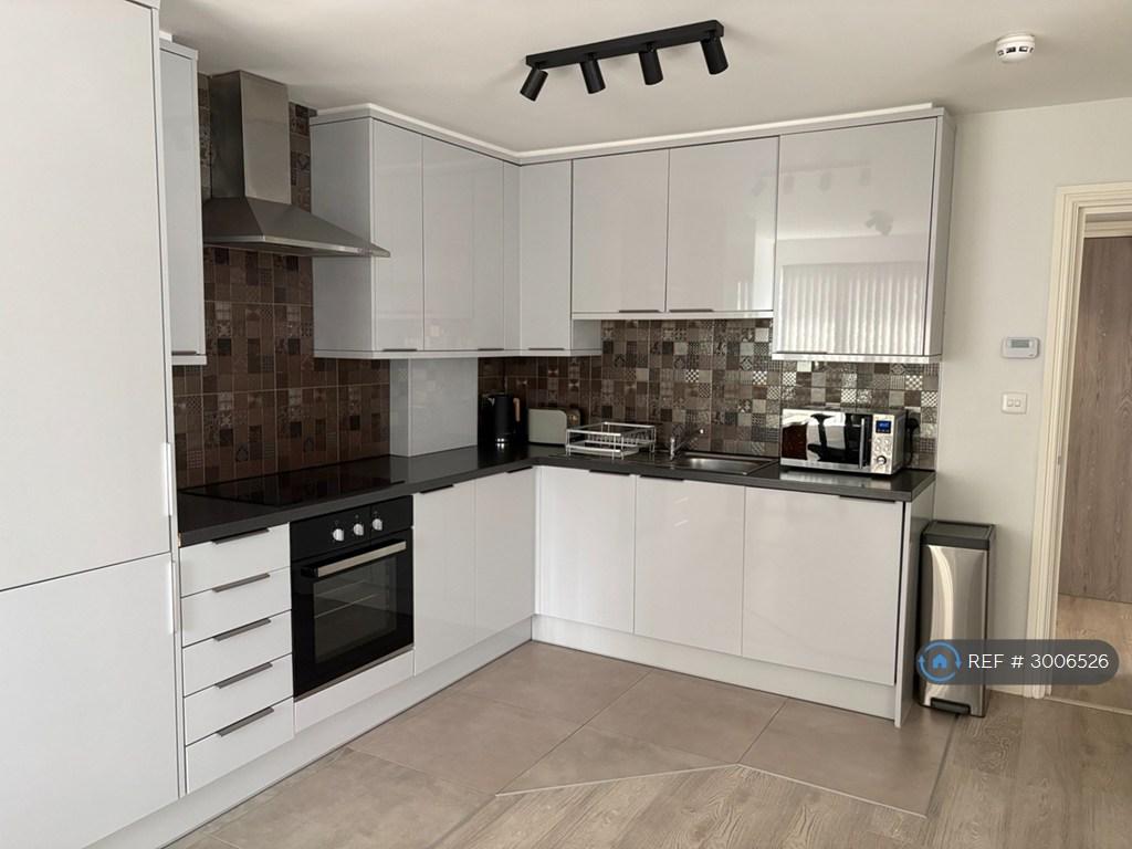 Apartment in Sutton - View 5