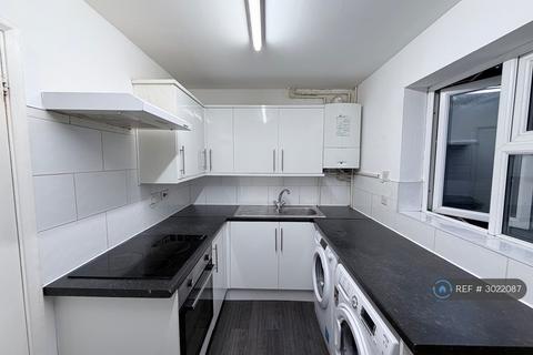 2 bedroom semi-detached house to rent, Kent St North, Birmingham, B18