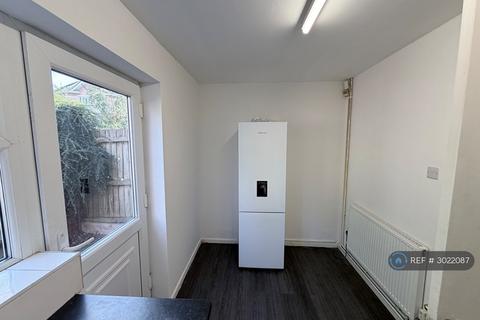 2 bedroom semi-detached house to rent, Kent St North, Birmingham, B18