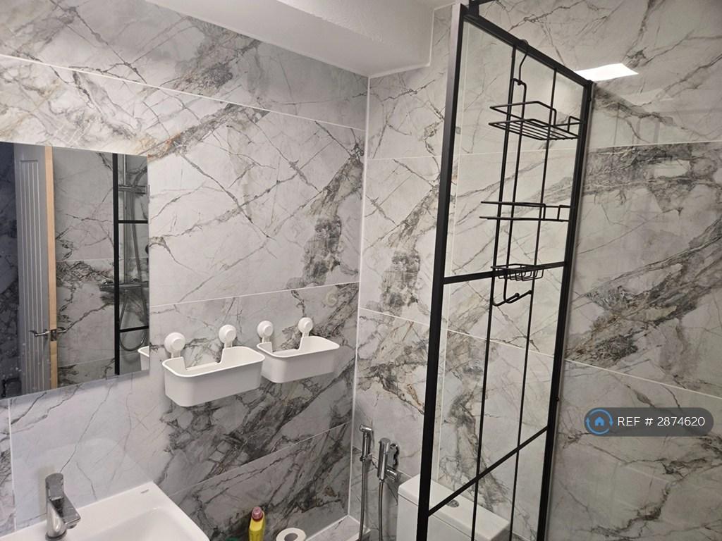 Apartment in London - View 2