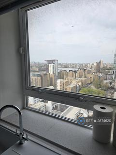 1 bedroom in a flat share to rent, The Quarterdeck, London, E14