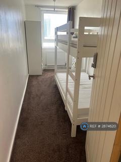 1 bedroom in a flat share to rent, The Quarterdeck, London, E14