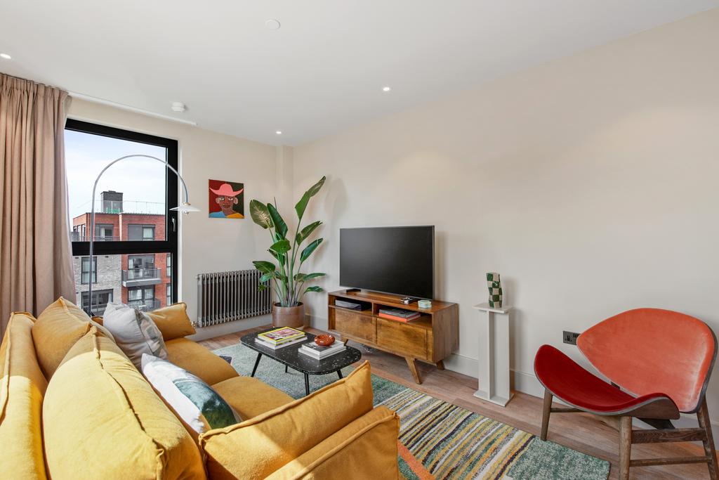 Apartment in London, Tottenham Hale, West Green - View 3