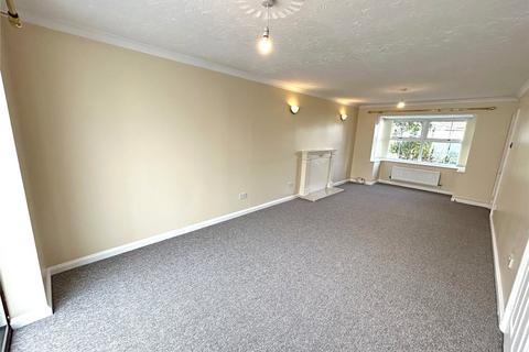 3 bedroom detached house to rent, Plum Way, Willand, Cullompton, Devon, EX15