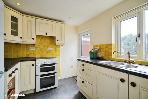 2 bedroom end of terrace house for sale, High street, Newhall, DE11
