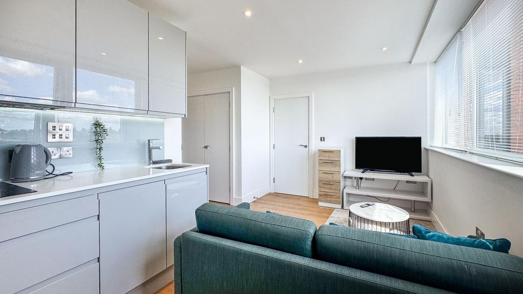Apartment in Romford - View 5