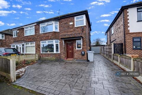 3 bedroom semi-detached house to rent, Bradfield Road, Manchester, M41