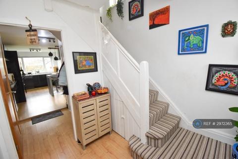 3 bedroom semi-detached house to rent, Bradfield Road, Manchester, M41