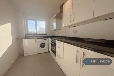 2 bedroom flat to rent, Rhys Court, Southsea, PO4