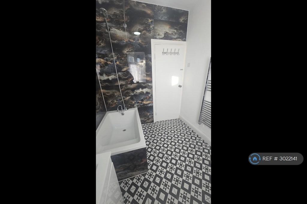 House in London - View 2