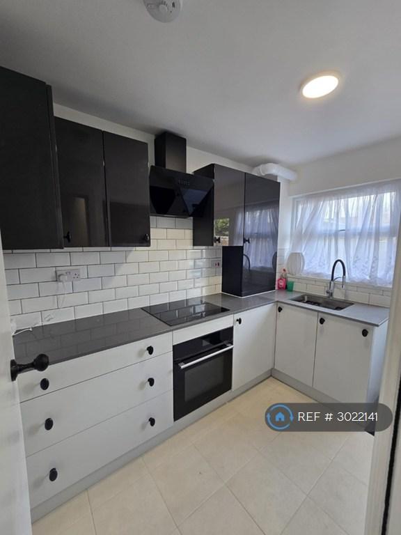 House in London - View 5
