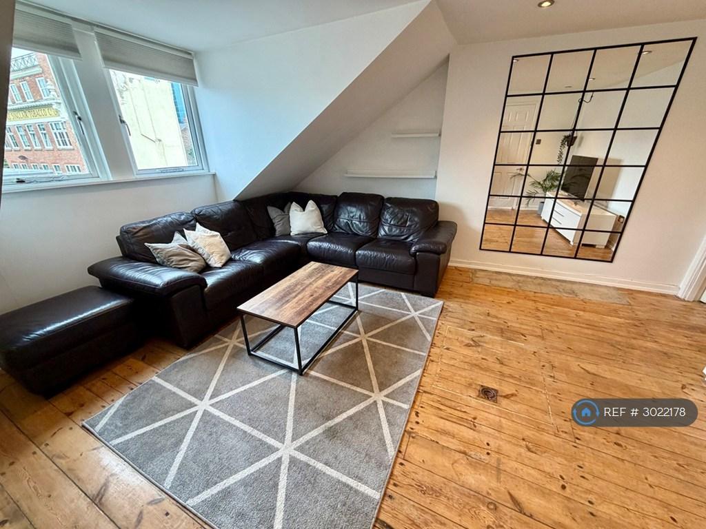Apartment in Newcastle Upon Tyne - View 4