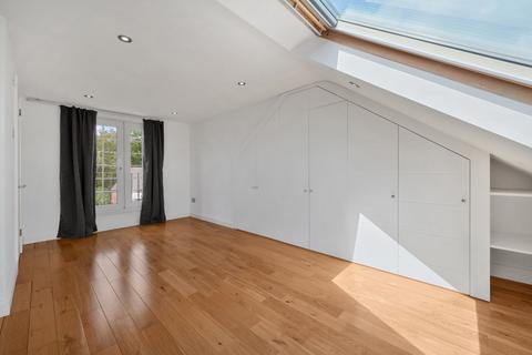 4 bedroom semi-detached house for sale, Ropemaker Road, London, SE16