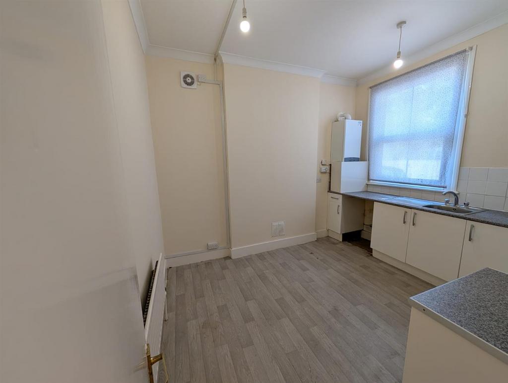Apartment in Thornton Heath - View 4