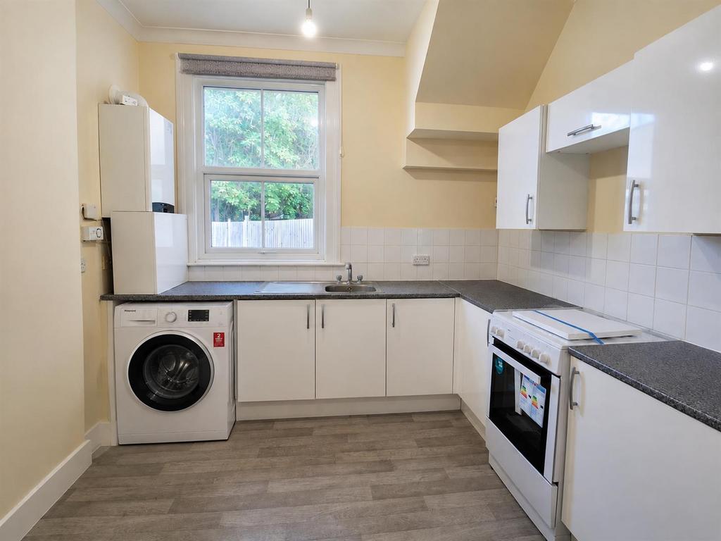 Apartment in Thornton Heath - View 2