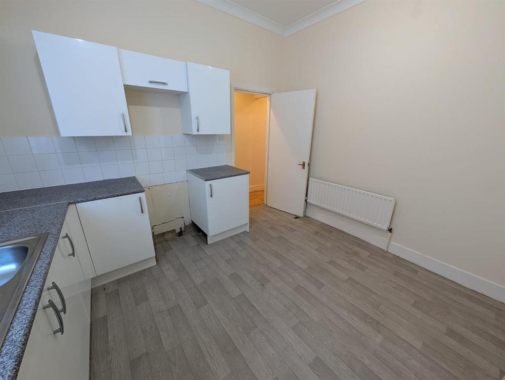Apartment in Thornton Heath - View 3