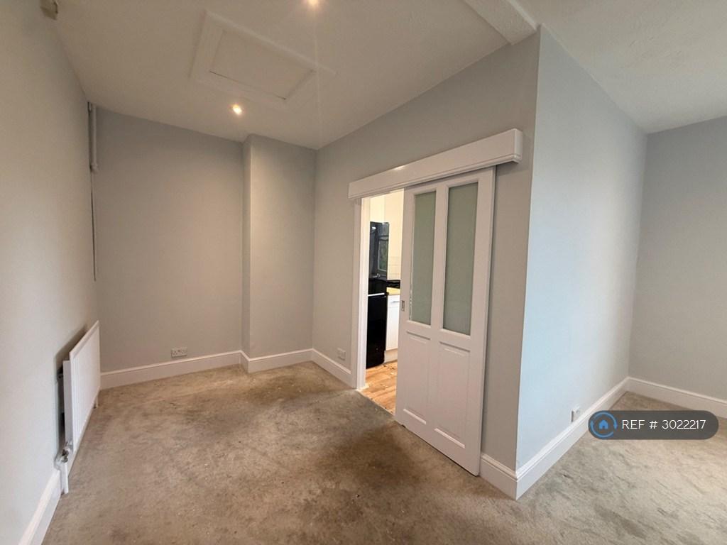 Apartment in Hove, Brighton and Hove - View 4