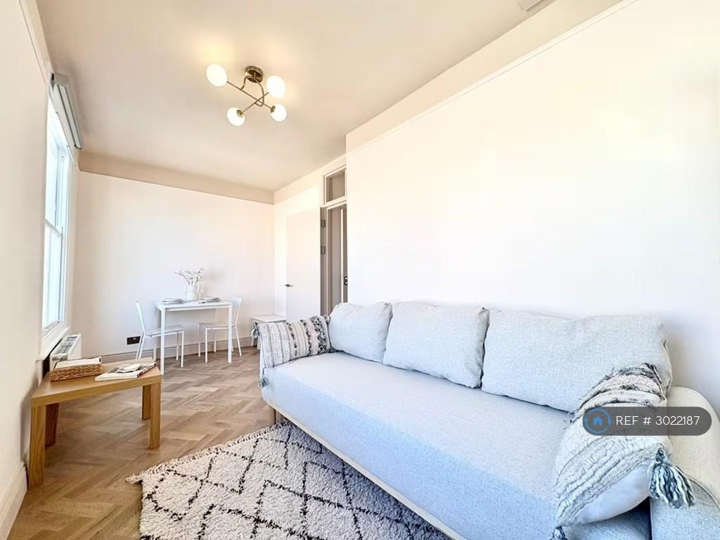 Apartment in London - More
