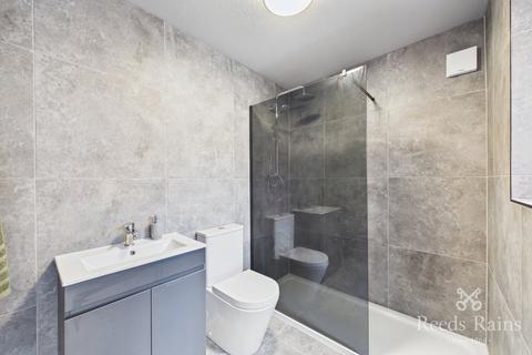 2 bedroom semi-detached house for sale, Wythenshawe Road, Greater Manchester M23